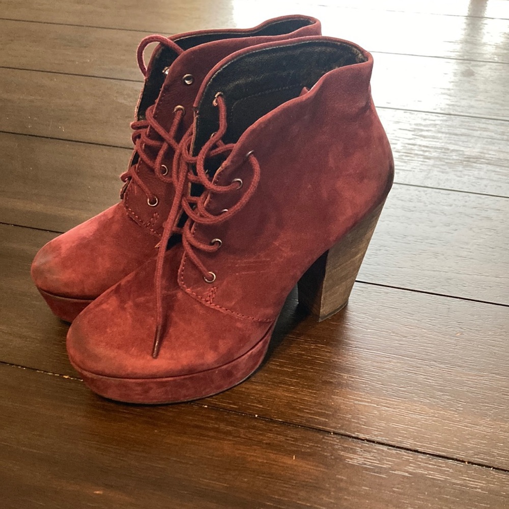 Steve Madden raspy booties